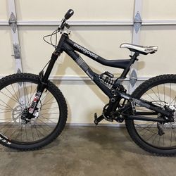 Mongoose Boot’r Mountain/Downhill Bike Large Size