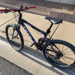 04 Full Carbon And Suspension Mountain Bike (Trek Fuel 100 )