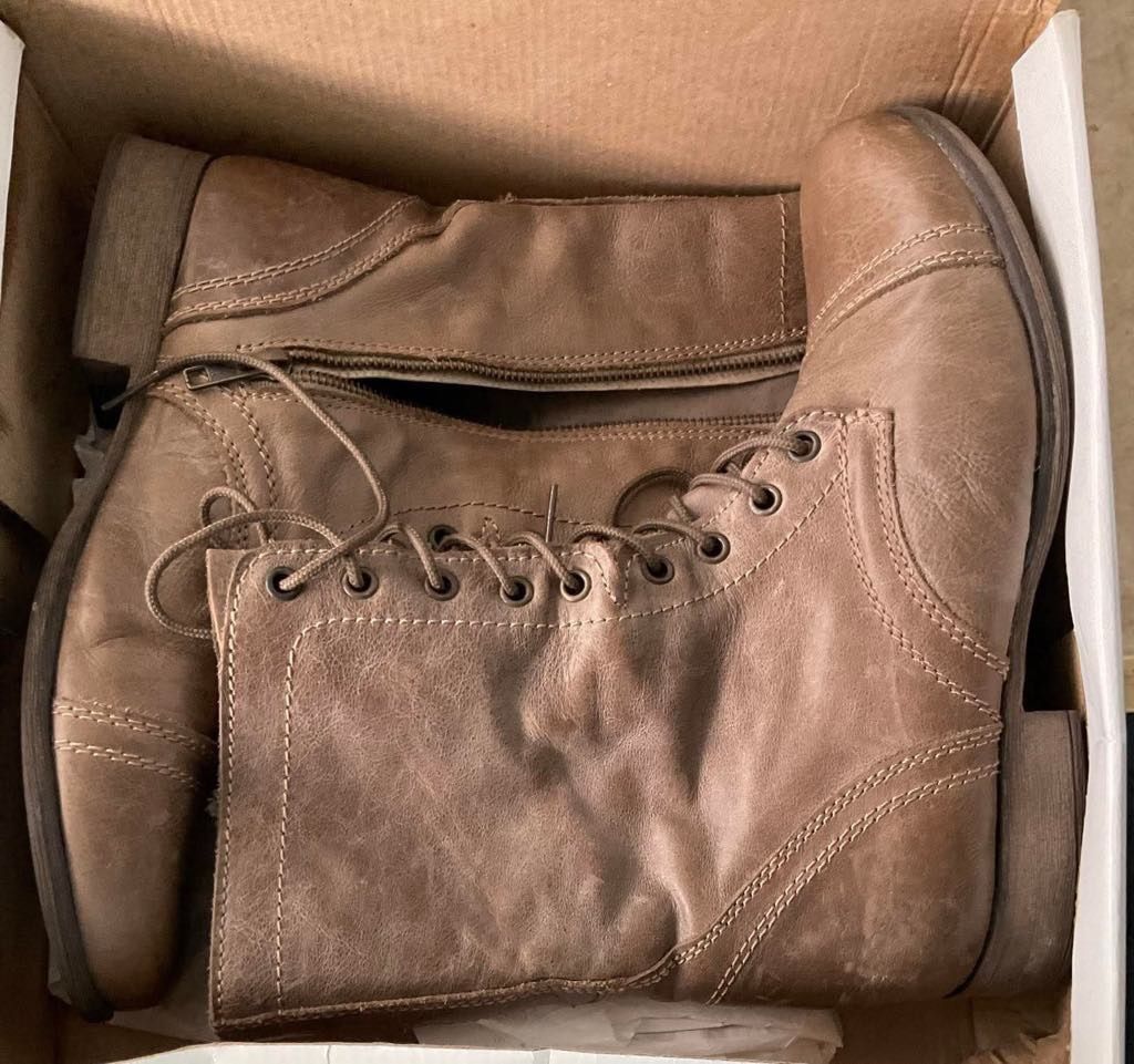 Ladies Boots-size 10