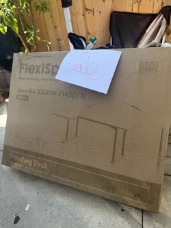 FlexiSpot Standing Desk White E2QLW-7143