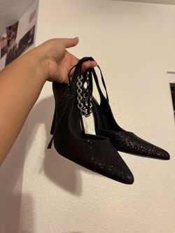 BLACK SPARKLY HEELS