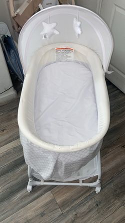 Delta children’s bassinet