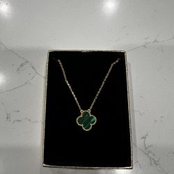 Imitation Van Cleef Necklace
