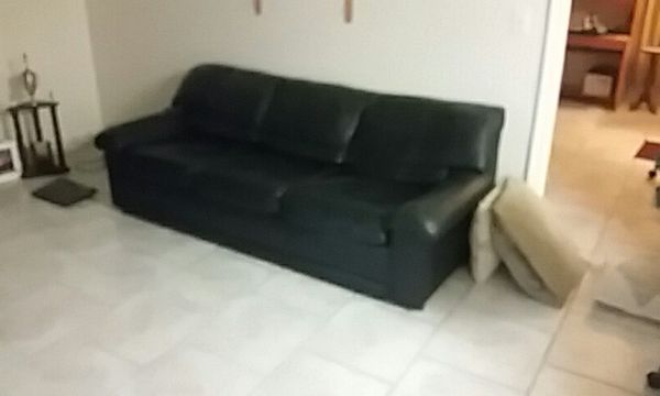 Black Leather Couch Pull Out Bed Furniture In Port Saint Lucie Black Leather Couch Pull Out Bed Furniture In Port Saint Lucie Fl Offerup
