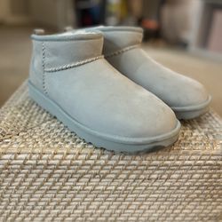 Mad Happy Snow Uggs Size US 10