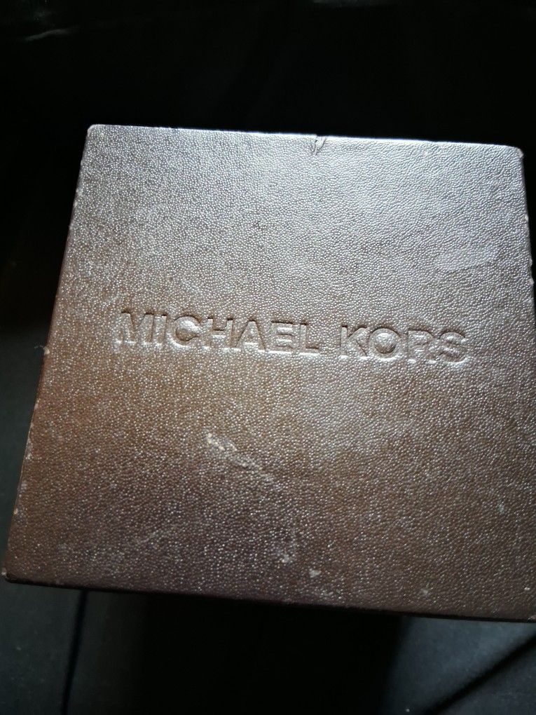 Michael Kors (Need To Replace Battery)