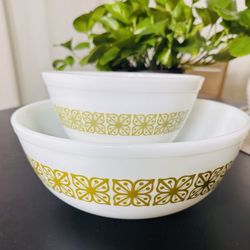 Pyrex Verde Bowls