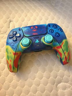 Predator Camo PS5 Controller