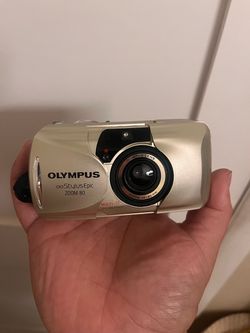 Working Olympus Infinity Stylus Epic Zoom 80 35mm Point & Shoot Film Camera
