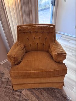 2 Sitting Room Chairs