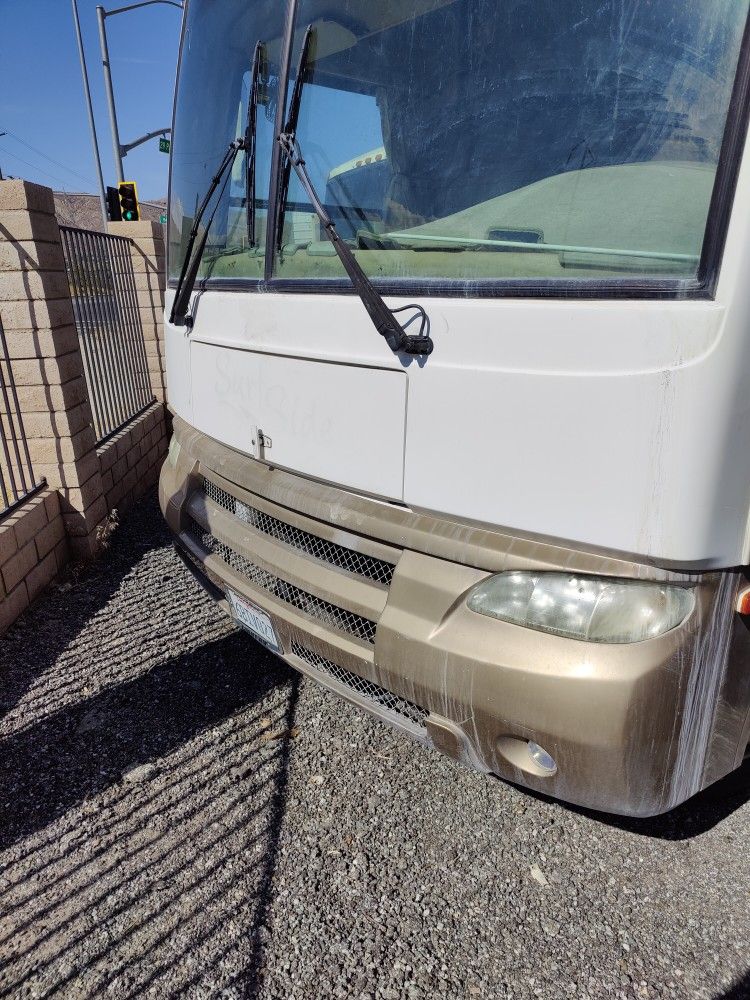 2007 Winnebago Surf Side