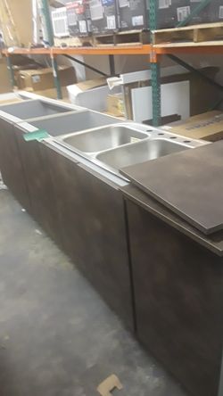 Kitchen 4 cabinets and 4 doors to make 4 more cabinets