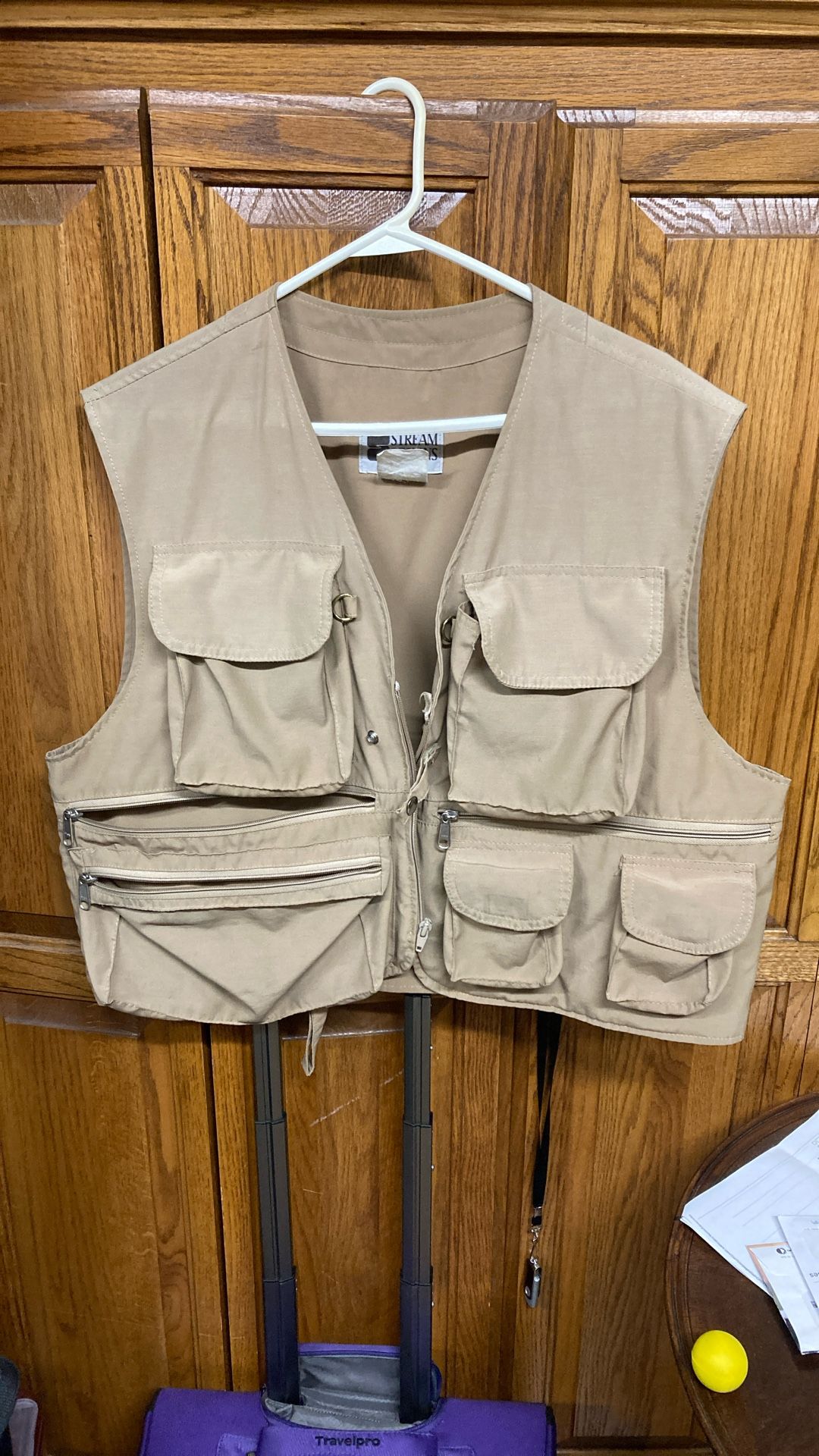 Stream designs made in USA size large fishing vest, beige zip up with many pockets