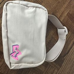 Brand New | Crossbody/Fanny Pack – Neutral Chic Meets Everyday Function!
