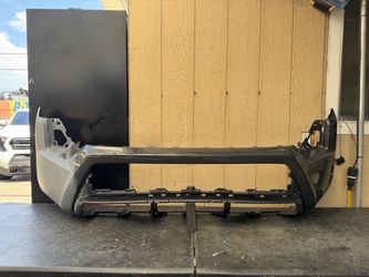2024 2025 TOYOTA TACOMA FRONT BUMPER OEM USED