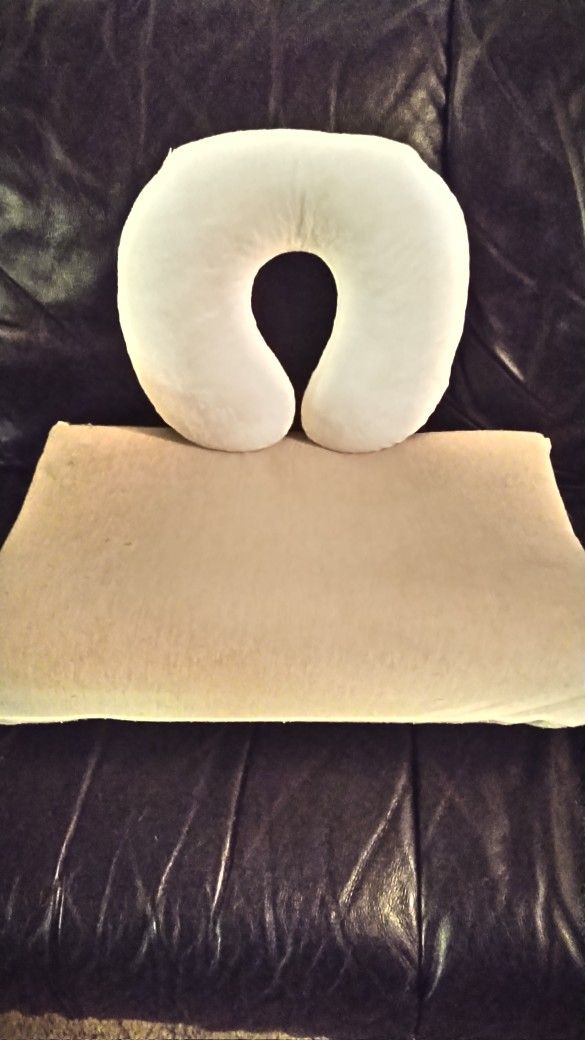 2 Space Foam Pillows 