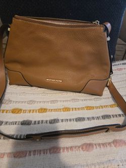 Michael Kors Crosby,medium Pebbled leather messenger bag