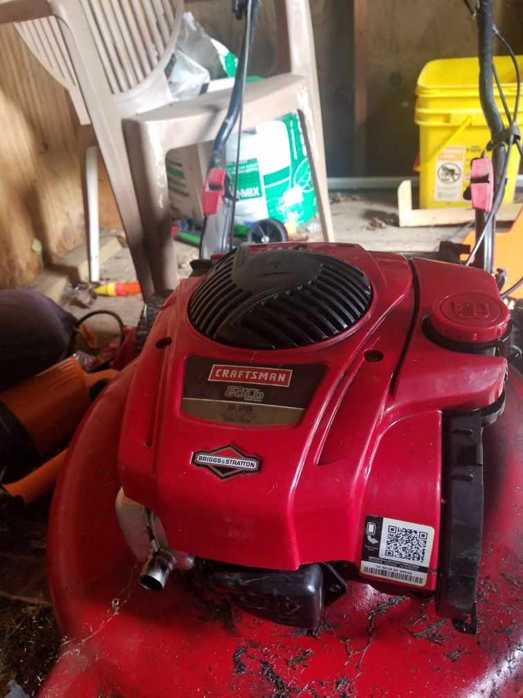 BRIGGS & STRATTON LAWNMOWER MOTOR!