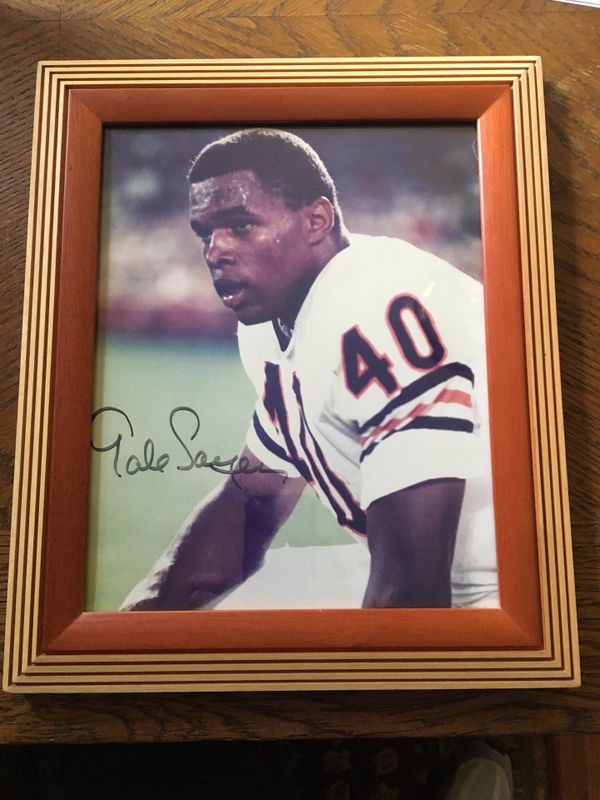 Gale Sayers autographed 8x10 framed photo for Sale in Lakewood, WA