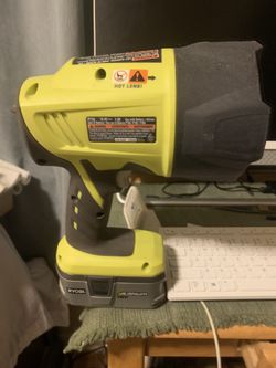 Brand Name Handheld Spotlight / Battery / Charger