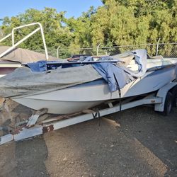 20ft Competition Style Center Drive Ski Boat