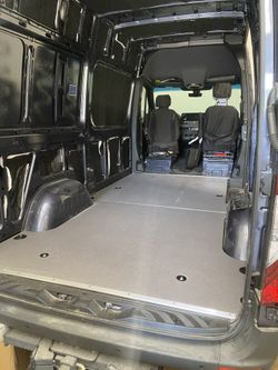 Sprinter Floor 144.