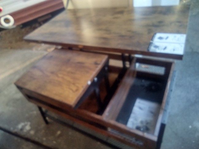 Lifting Coffee Table