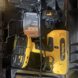 Dewalt Como Nieva Nail Gun 