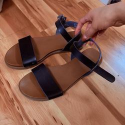 Black Sandals W6.5