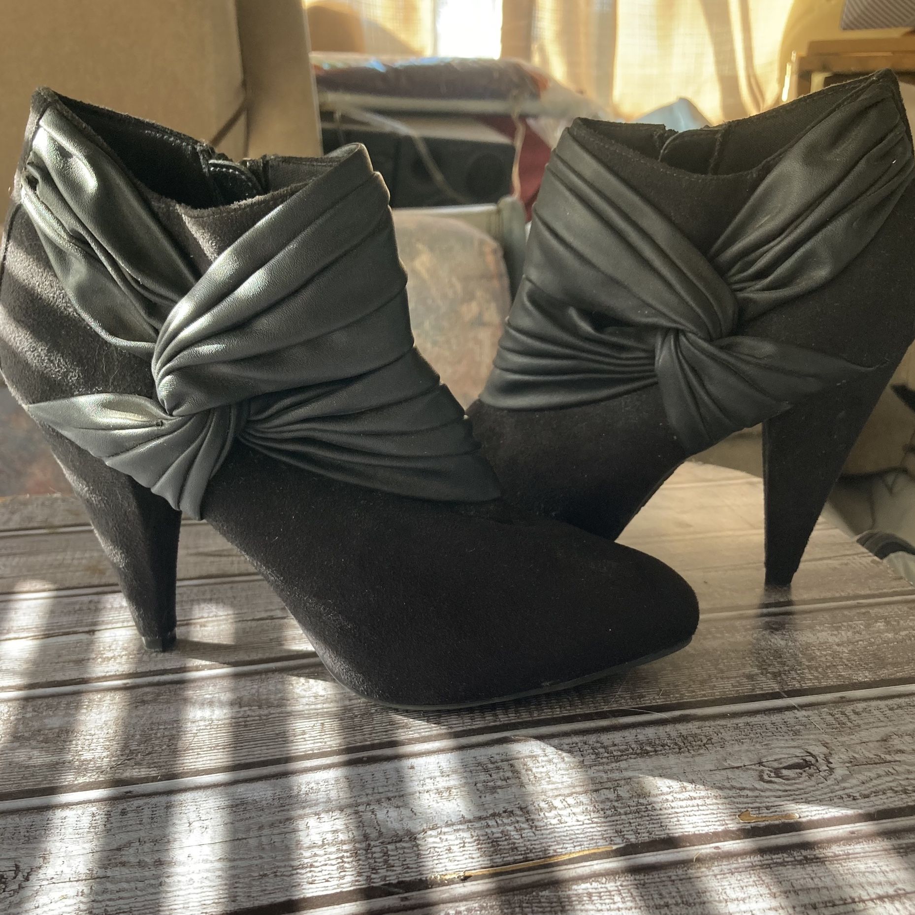 Fioni booties best sale