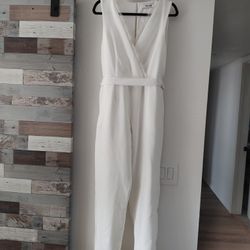 White Jumpsuit.. Like New.. Never Got To Wear. 