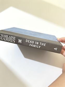 Dead in the family, Charlaine Harris