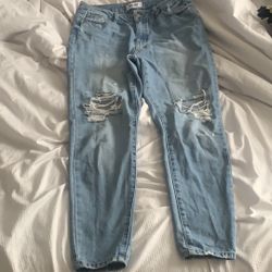 Ripped Cropped Jeans 