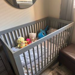 Baby Crib With Mattress 