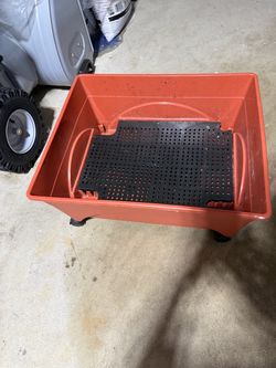Raised garden bed containers on wheels