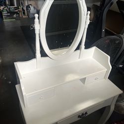 Vanity Table With Mirror