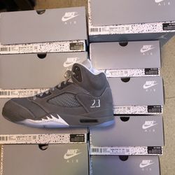 Jordan 5 Wolf Grey Size 11,11.5,14 & 7y