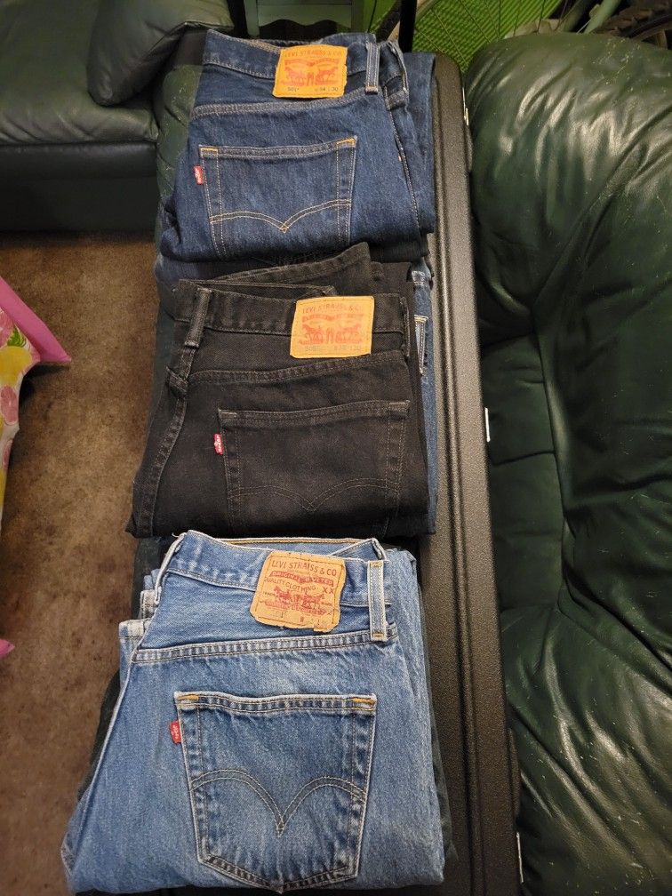 Men's Levi's 11 pair total 501's to 541's