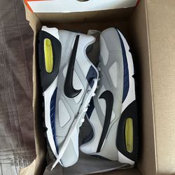 BRAND NEW NIKE SHOES (Size 14) 