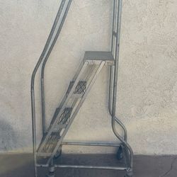 6FT INDUSTRIAL OLD SCHOOL ROLLING STEP LADDER CART