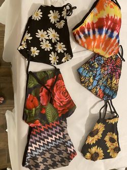 6 PCS  The mask is washable, reusable, adjustable ear loops, breathable fabric, comfortable, suitable for adult gifts