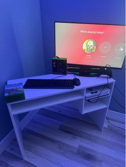 Xbox One S 1TB Gaming Setup – Desk, Monitor, Keyboard, Mouse. Full Bundle, Testing Waters!!