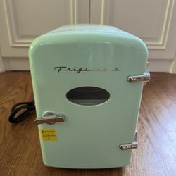 Mini Frigidaire, Mint, 4 Liters