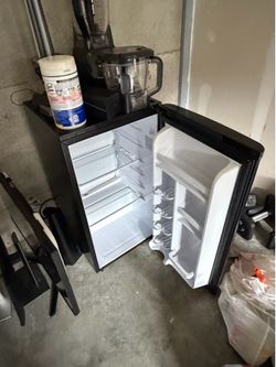 Darby Mini Fridge