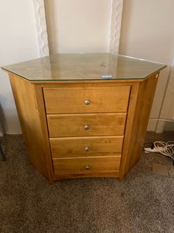 4 Drawer Dresser/Unique