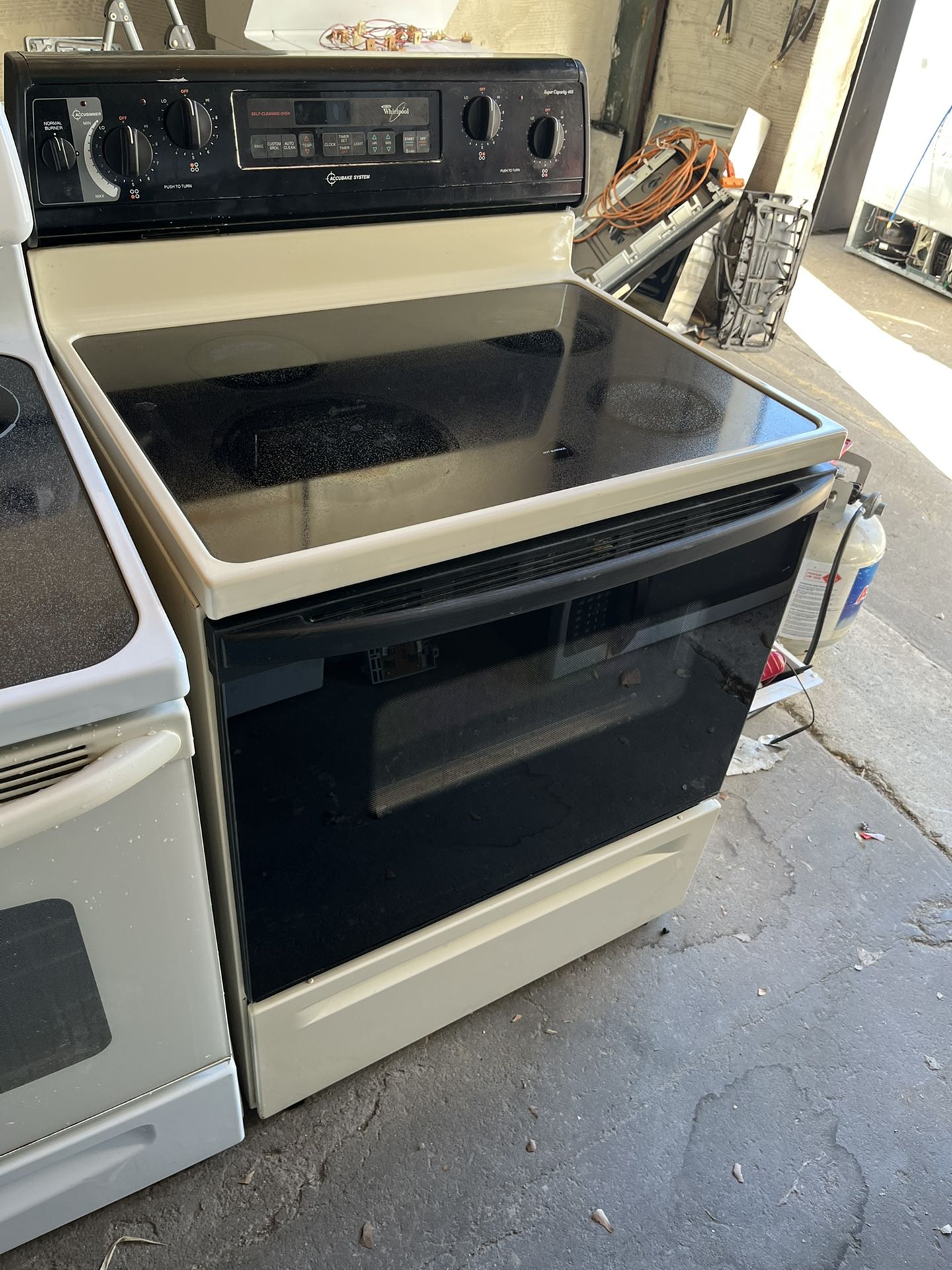 Whirlpool Glasstop Electric Stove