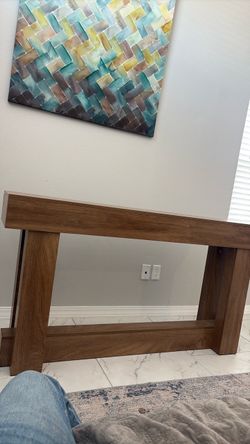 Entrance table