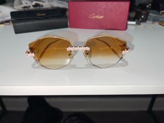💪🏾💎🔥💎Rose Gold Bustdown White Buffs With Pear Shaped Moissanite and Custom  Amber Gradient Tint