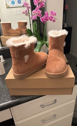 new uggs size 7