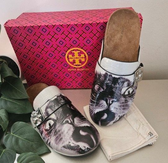 Tory Burch nib cat print limited edition slide leather mule clog shoes size 8 with dust bag Animal House Capsule . Features a silver buckle detail. Sc